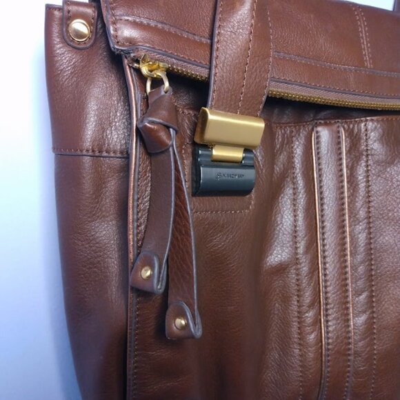 B Makowsky Chocolate Mocha Brown Leather Messenger Style Shoulder Bag - Picture 4 of 16